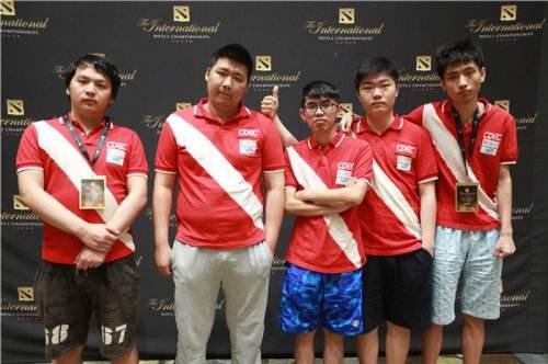 成都银龄战队电竞友谊赛精彩纷呈